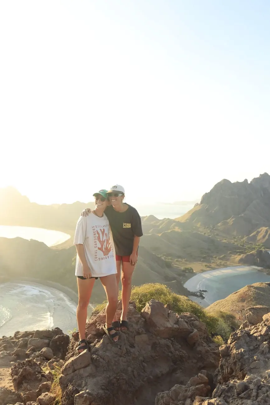 Jiwa founders Iza and Emie on a coastal hike